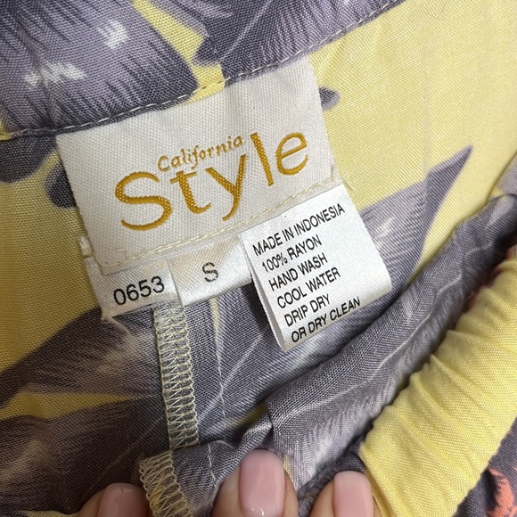 California Style lounge capri pants size Small, beautiful sparkly bottom of pant - Picture 8 of 8